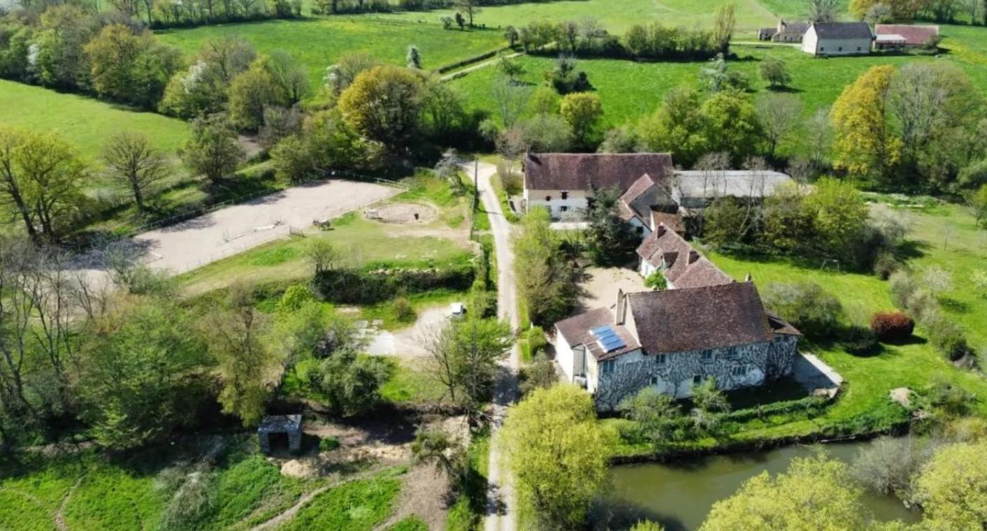 Ferme Equestre & Chambres D'Hotes Gateau Stables Proche Guedelon Saint-Amand-en-Puisaye Экстерьер фото